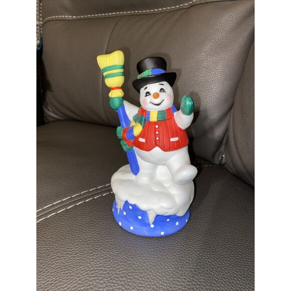 Midwest Of Cannon Falls Snowman Top Hat Porcelain Music Box plays” Let It Snow” - Picture 1 of 5
